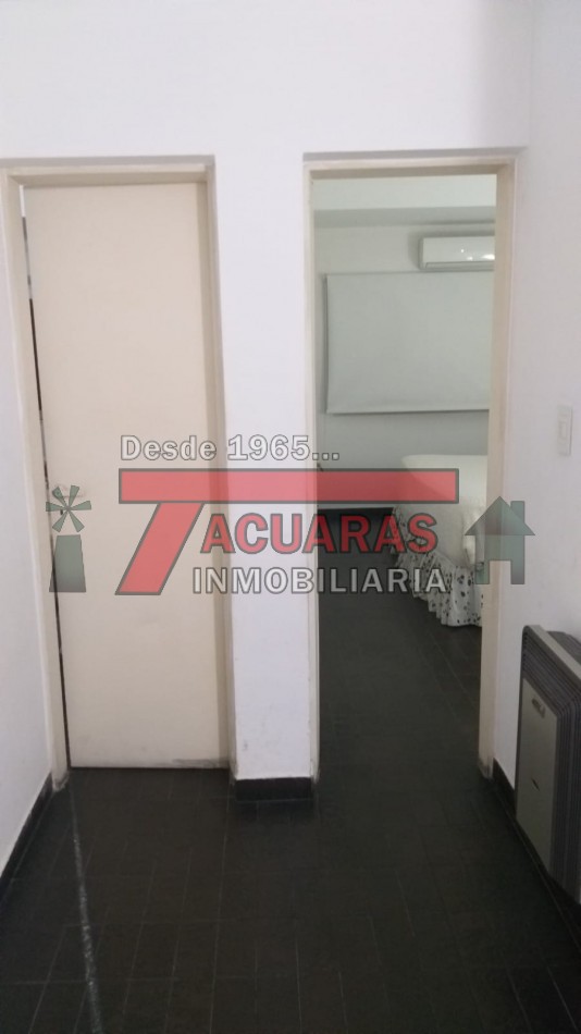 VENTA DE CASA EN PLANTA ALTA 3 DORMITORIOS EN CALLE GUALEGUAYCHU 659 .