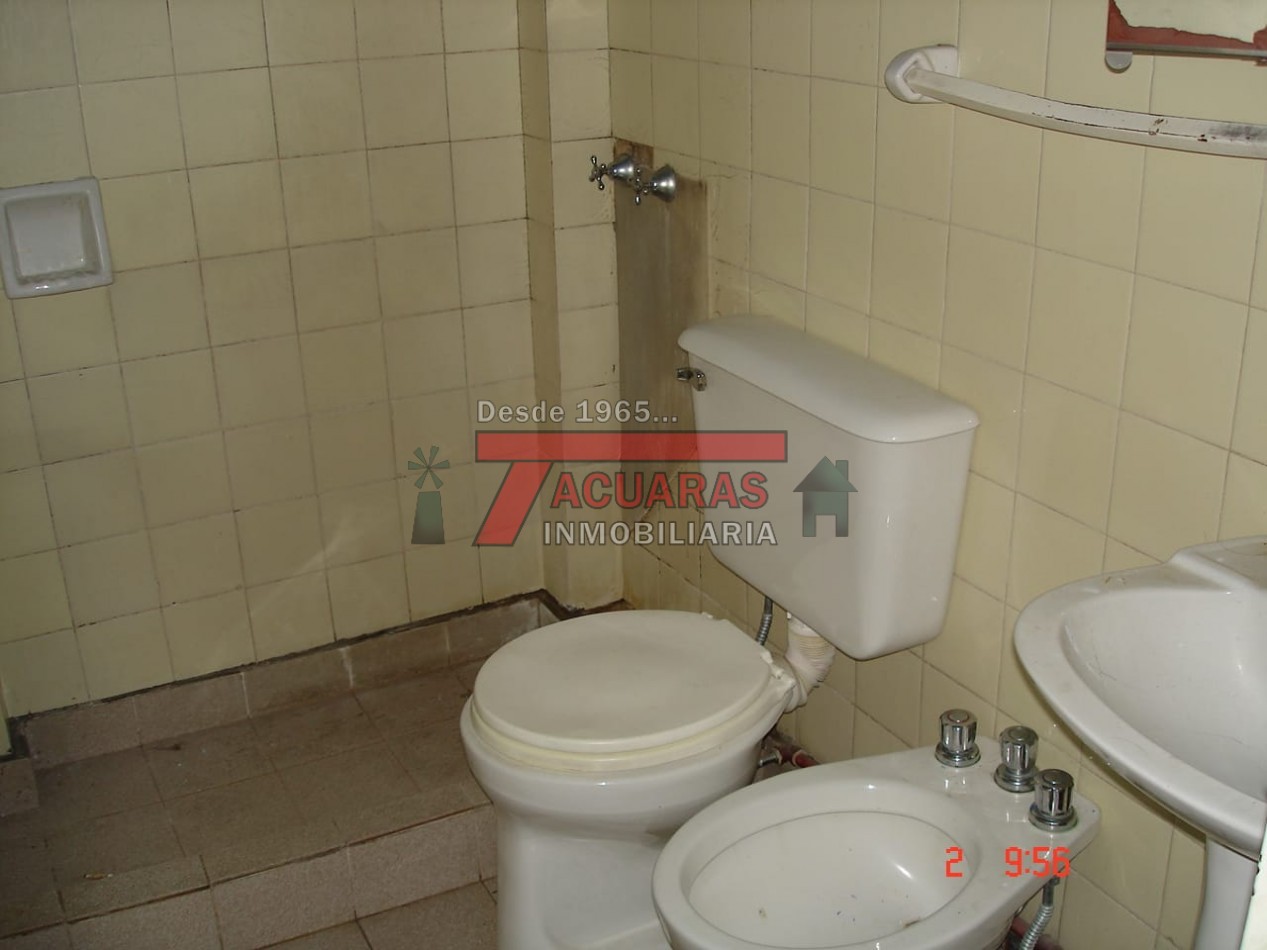 VENTA DE CASA 4 DORMITORIOS CALLE RONDEAU.