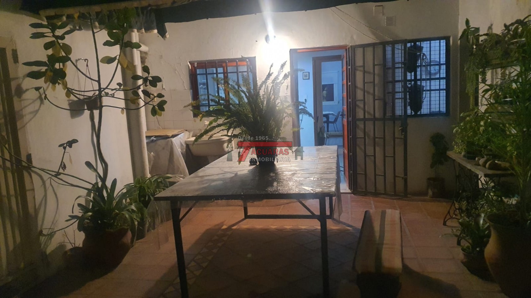 VENTA DE CASA DE 3 DORMITORIOS EN CALLE URQUIZA.