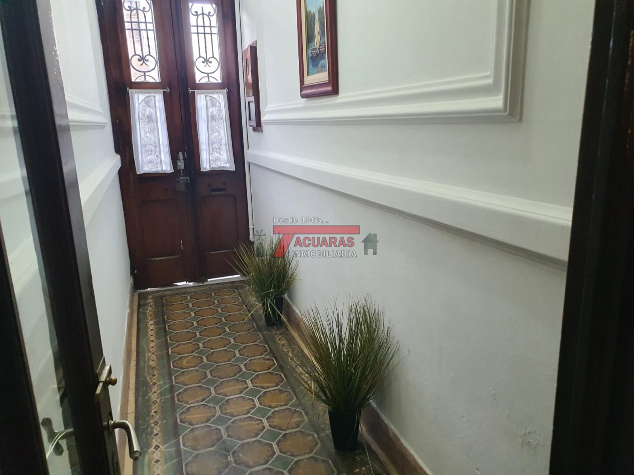 VENTA DE CASA DE 3 DORMITORIOS EN CALLE TUCUMAN ,ATENCION SOLO COMO INVERSION -