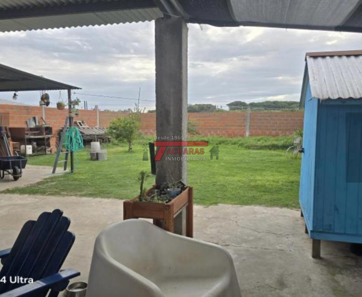VENTA DE CASA DE 3 DORMITORIOS ZONA AEROPUERTO .