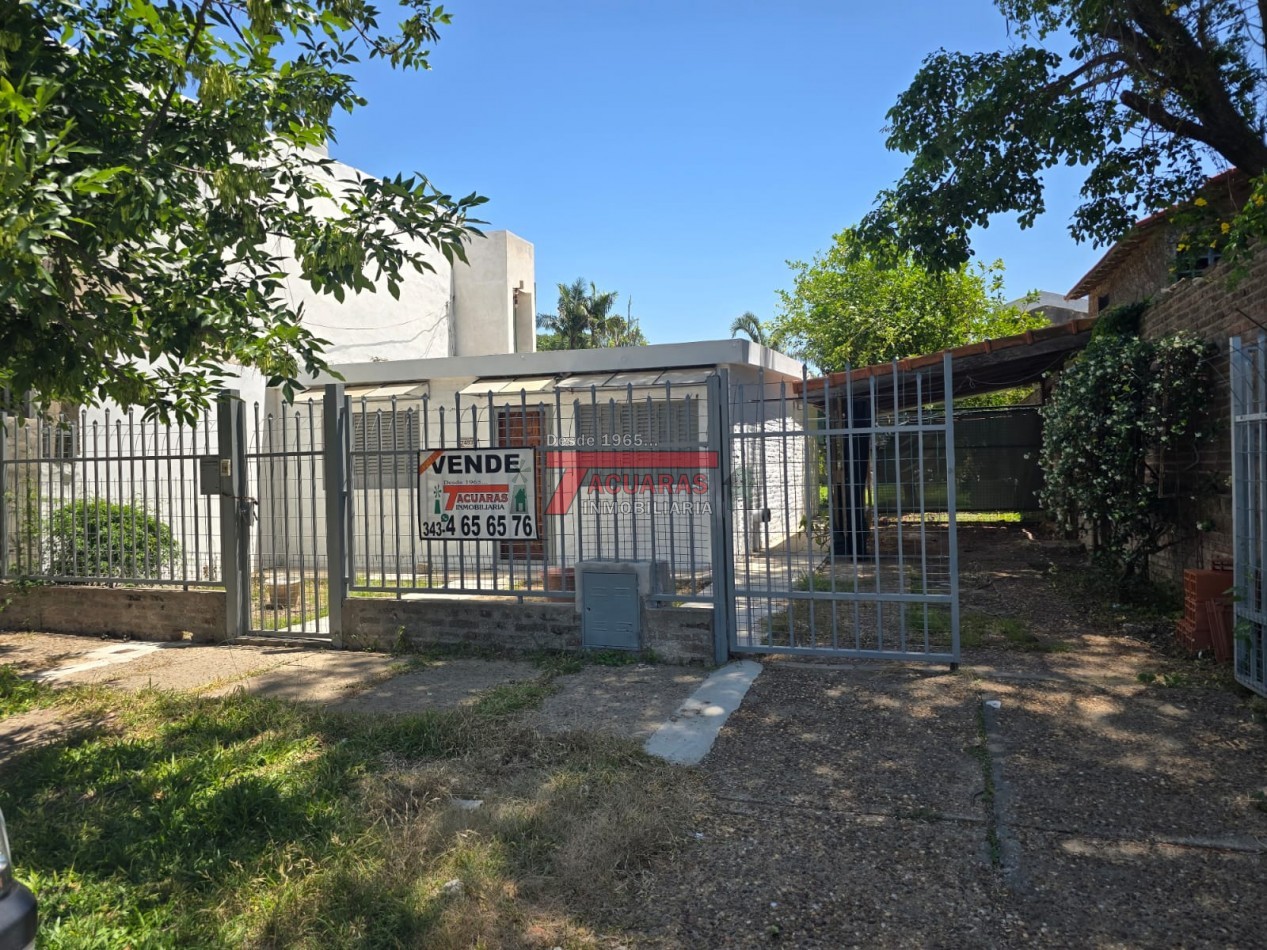 CASA 2 DORMITORIOS Y FONDO EN CALLE FRAGATA SARMIENTO.
