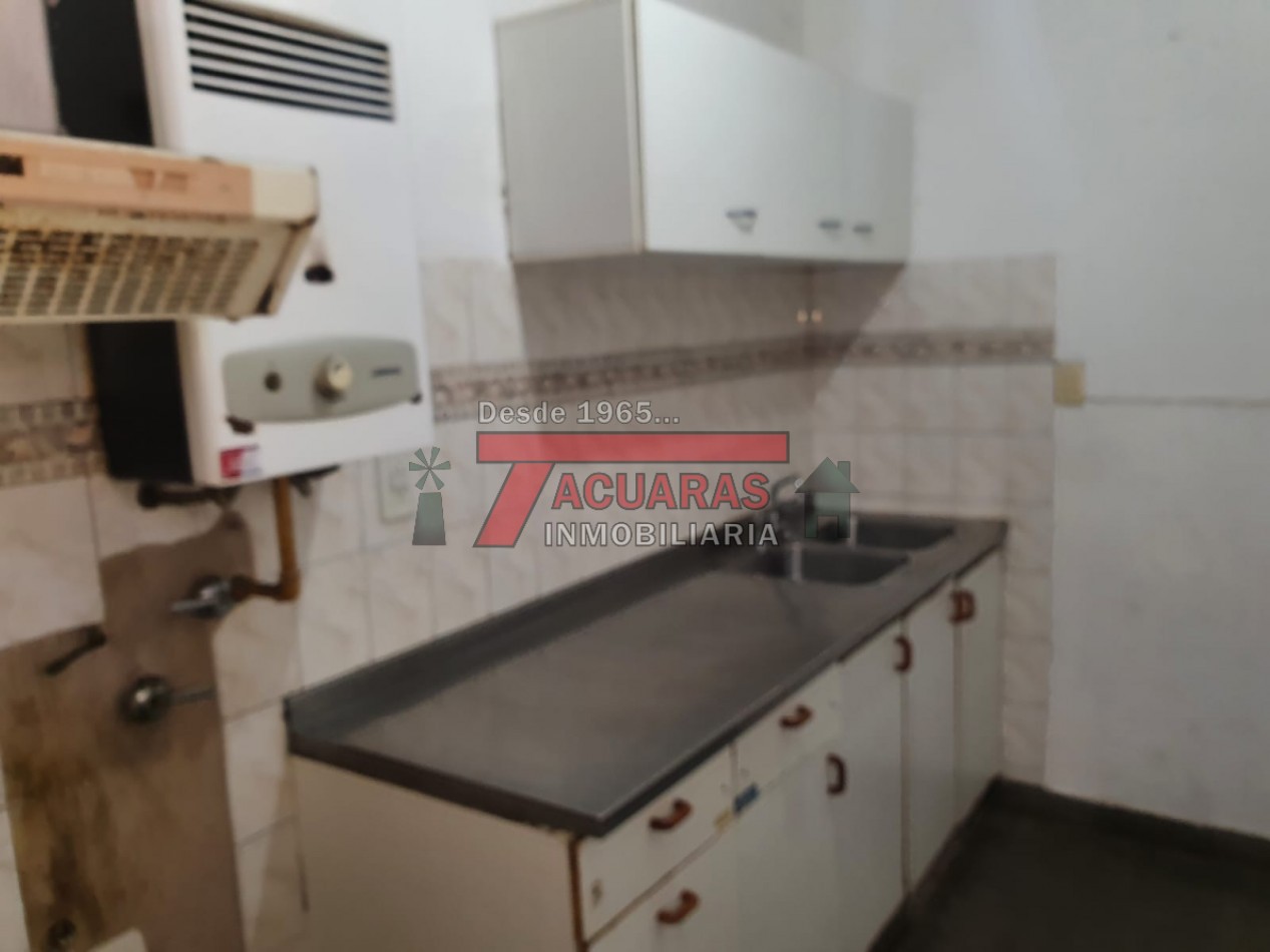 VENTA DE CASA 4 DORMITORIOS CALLE RONDEAU.