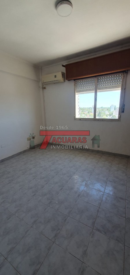 VENTA DE DEPARTAMENTO DOS DORMITORIOS Y COCHERA ZONA PARQUE URQUIZA .