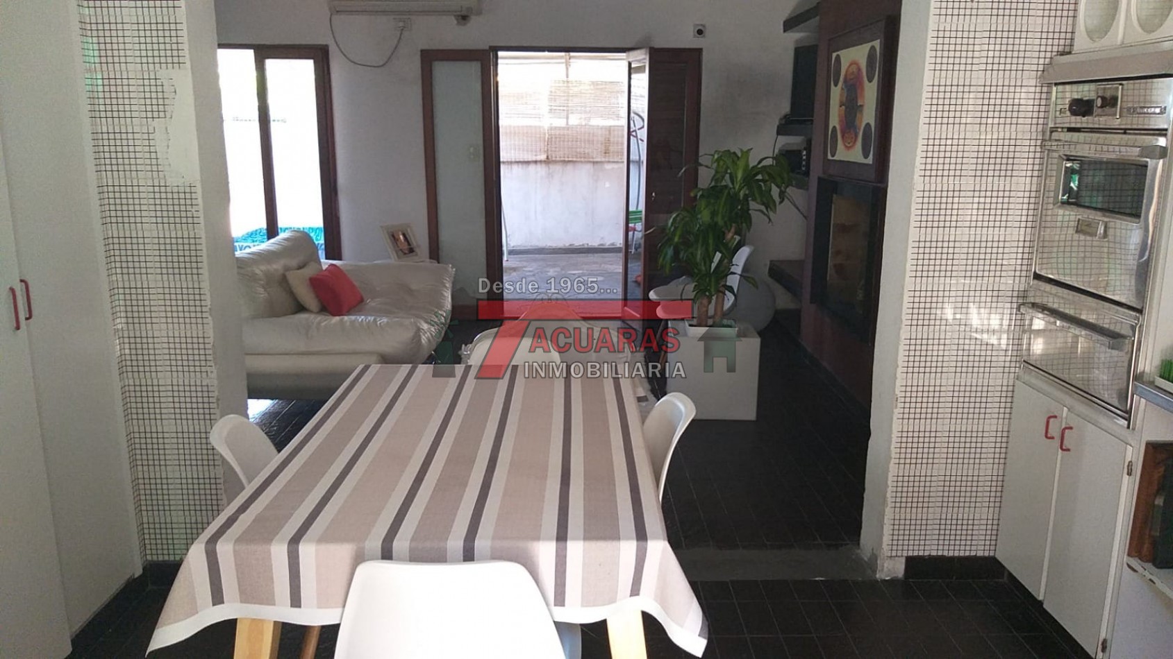 VENTA DE CASA EN PLANTA ALTA 3 DORMITORIOS EN CALLE GUALEGUAYCHU 659 .