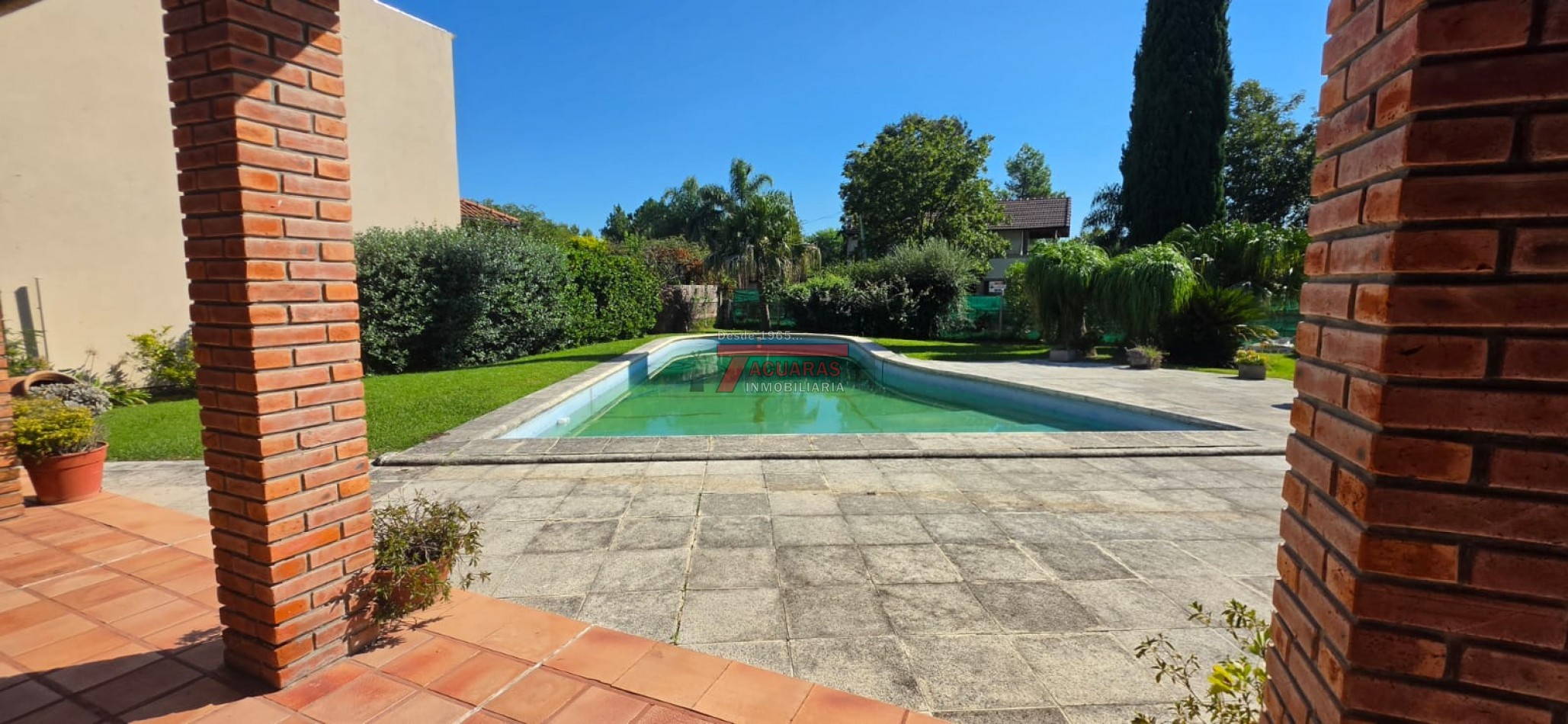 CASA EN VENTA UBICADA EN CALLE BLAS PARERA.