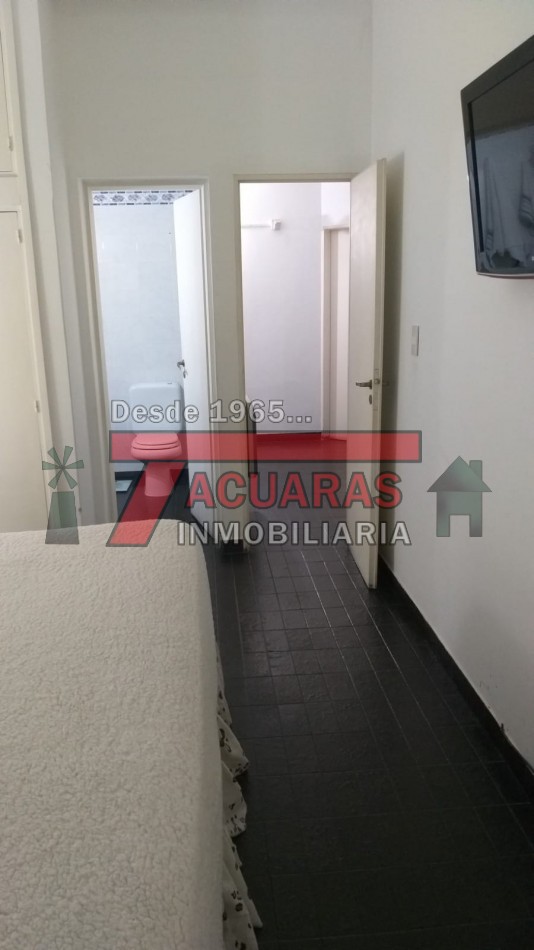 VENTA DE CASA EN PLANTA ALTA 3 DORMITORIOS EN CALLE GUALEGUAYCHU 659 .