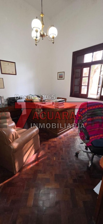 CASA EN VENTA ESTILO ANTIGUA EN CALLE LA RIOJA