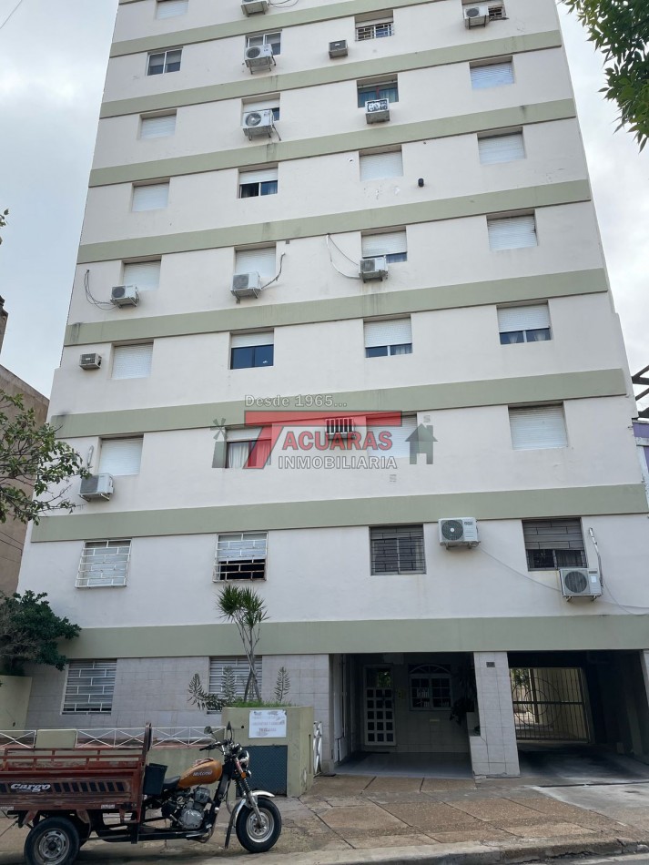 VENTA DE DEPARTAMENTO DOS DORMITORIOS Y COCHERA ZONA PARQUE URQUIZA .