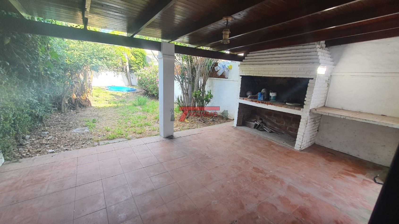 VENTA DE CASA 4 DORMITORIOS CALLE LEBENSHON.