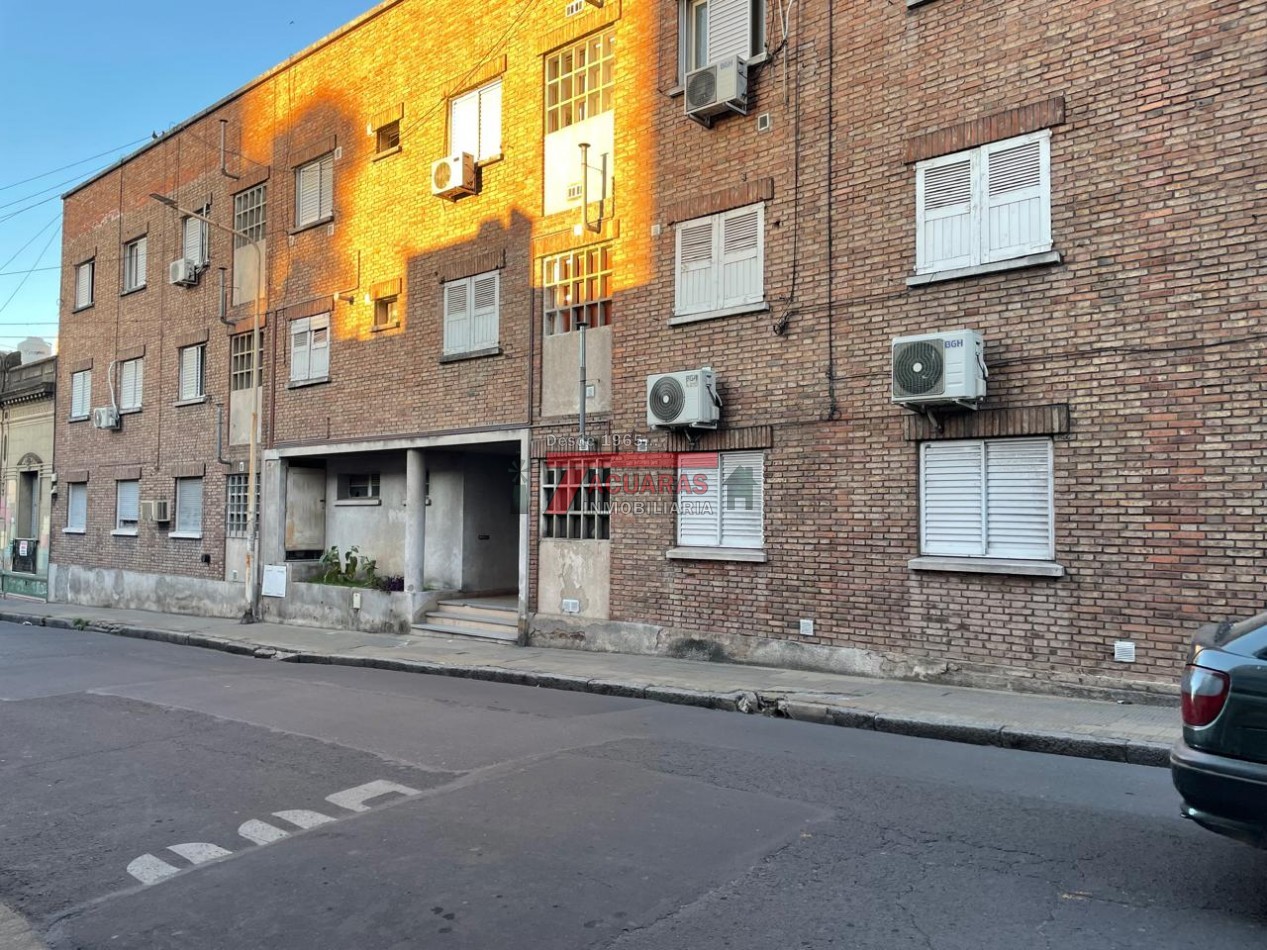 DEPARTAMENTO DE 2 DORMITORIOS CALLE CORDOBA.