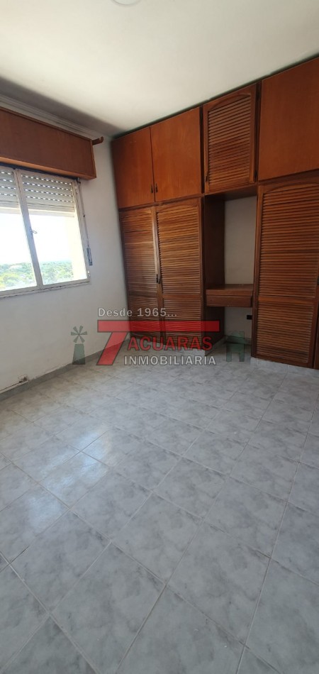 VENTA DE DEPARTAMENTO DOS DORMITORIOS Y COCHERA ZONA PARQUE URQUIZA .