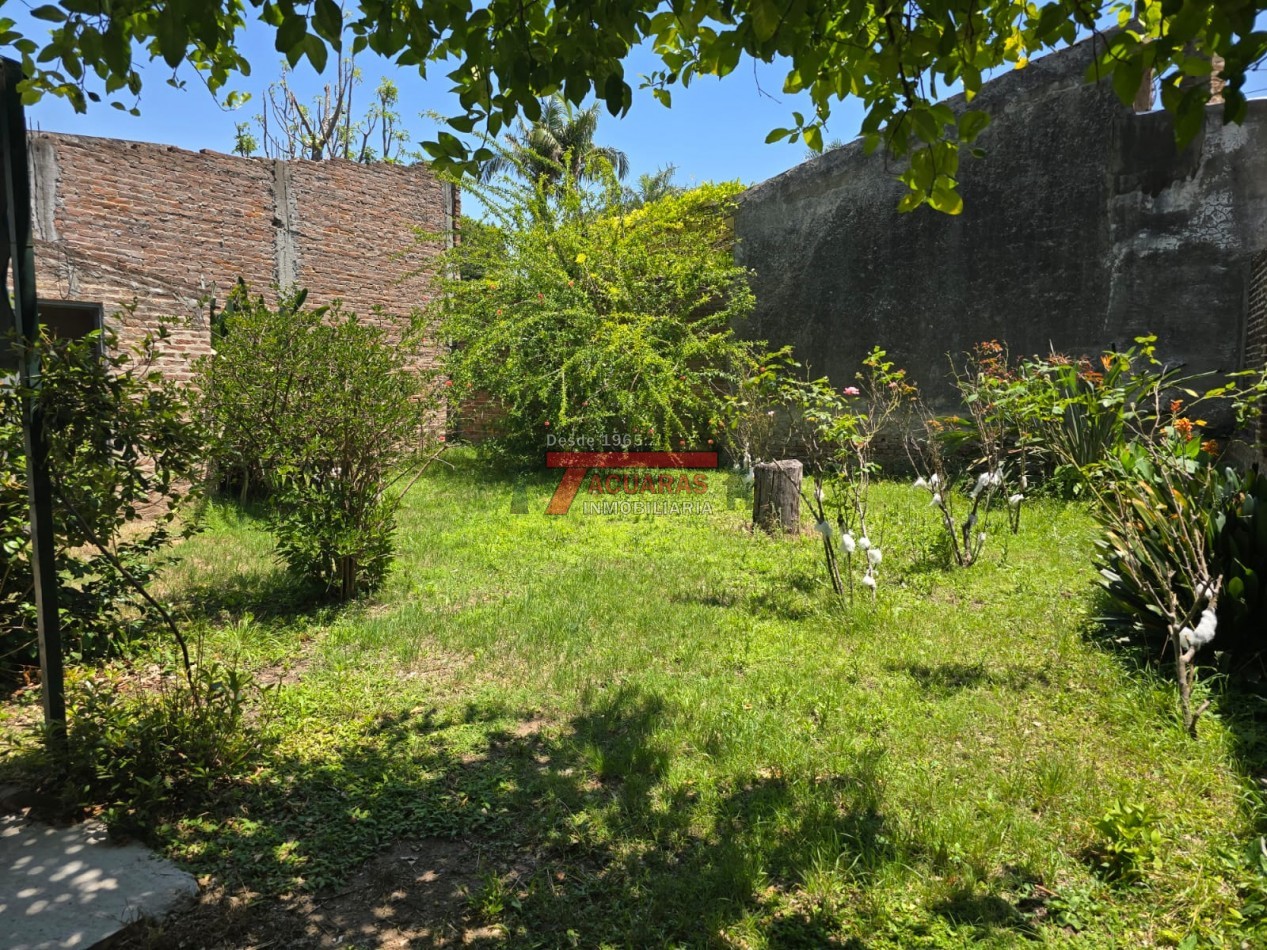 CASA 2 DORMITORIOS Y FONDO EN CALLE FRAGATA SARMIENTO.