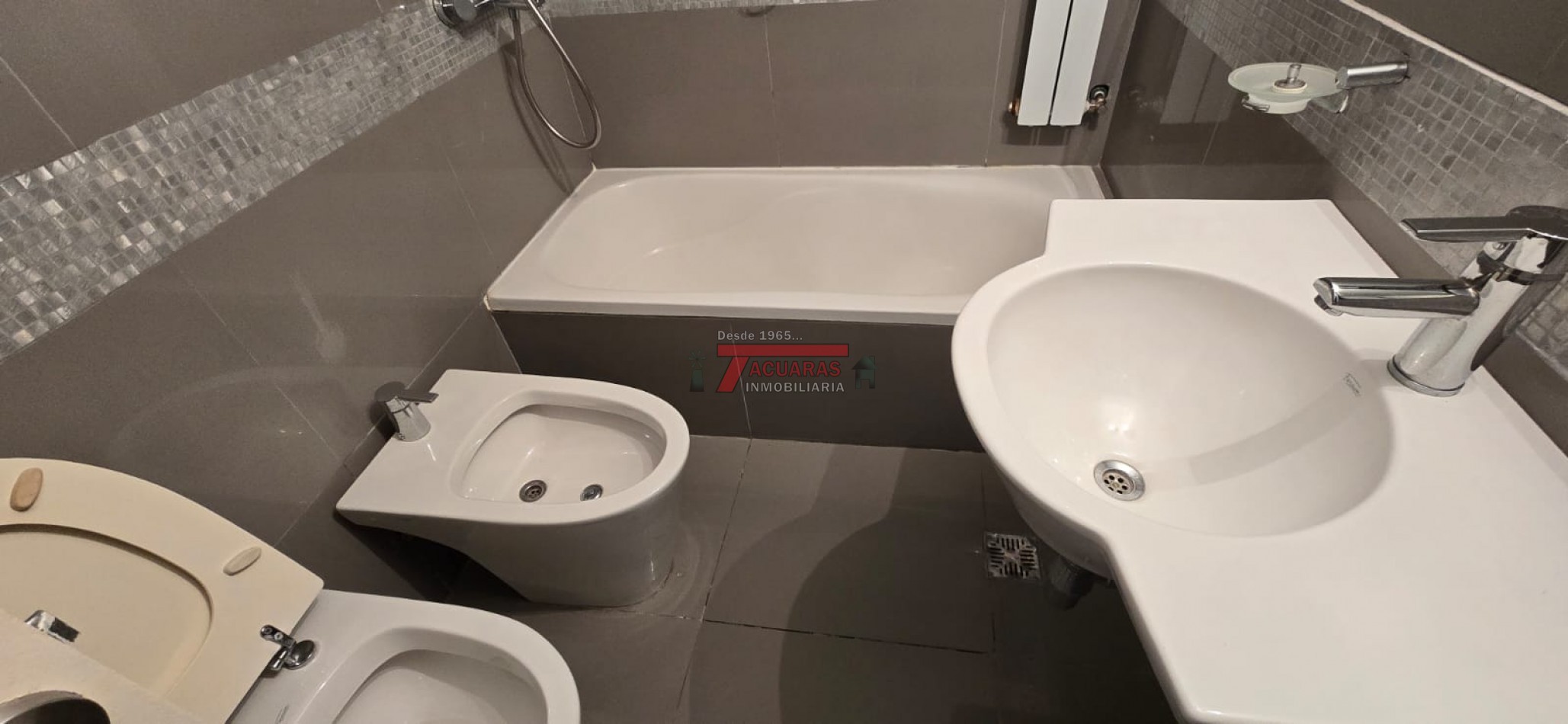 VENTA DE SEMIPISO EN CALLE LOS VASCOS.