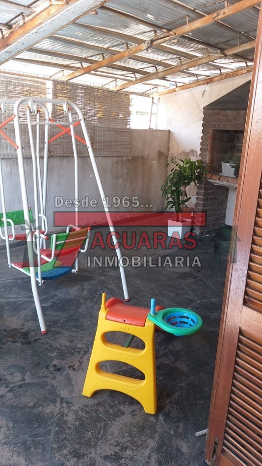 VENTA DE CASA EN PLANTA ALTA 3 DORMITORIOS EN CALLE GUALEGUAYCHU 659 .