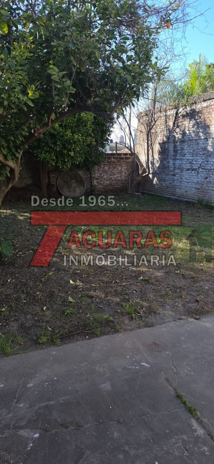 CASA EN VENTA DE 2 DORMITORIOS -CALLE ARTIGAS 