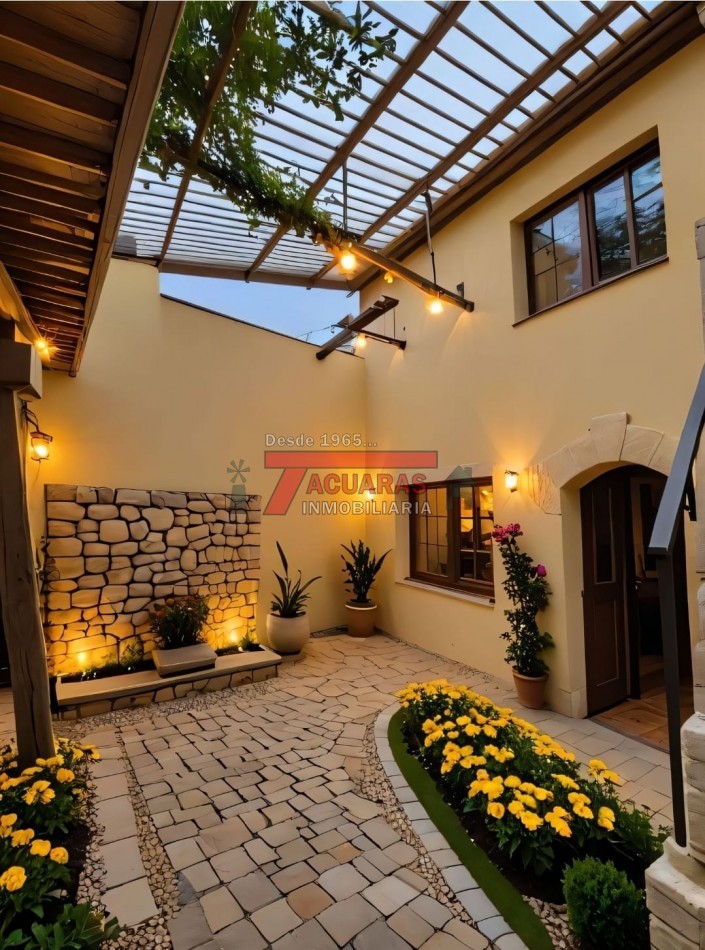 VENTA DE CASA EN CALLE SARAVI ZONA SANTA TERESITA.