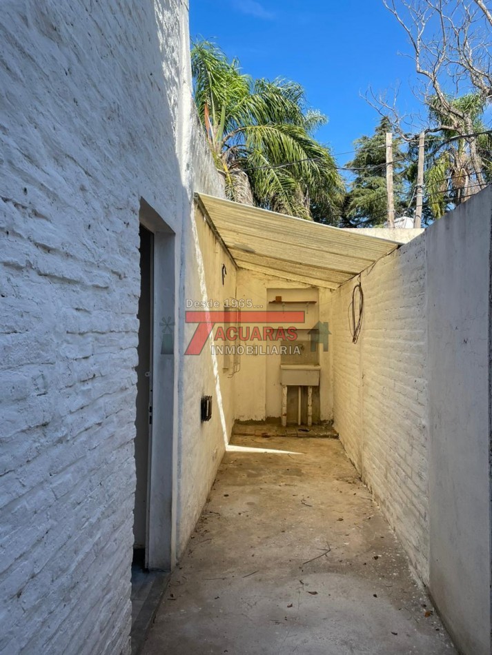 VENTA DE PROPIEDAD CON DOBLE POTENCIAL .Calle Bevilacgua, zona El Rutero.