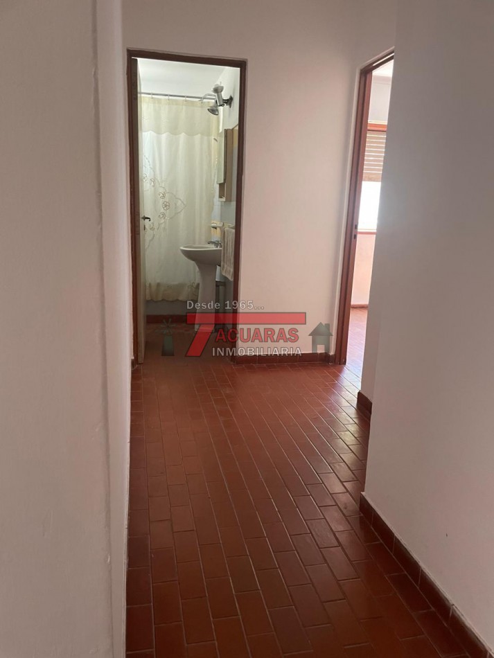 AMPLIO DEPARTAMENTO DE 3 DORMITORIOS EN CALLE CATAMARCA.