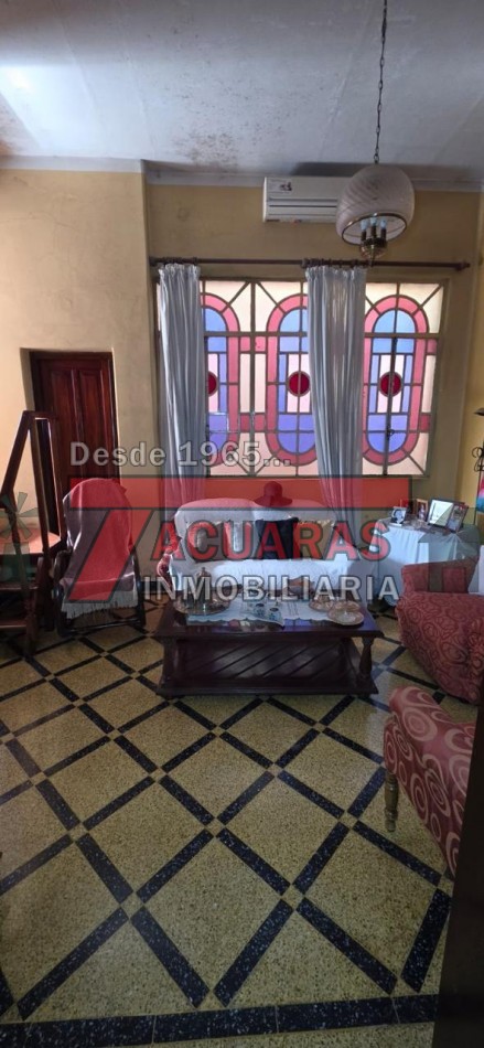 CASA EN VENTA ESTILO ANTIGUA EN CALLE LA RIOJA