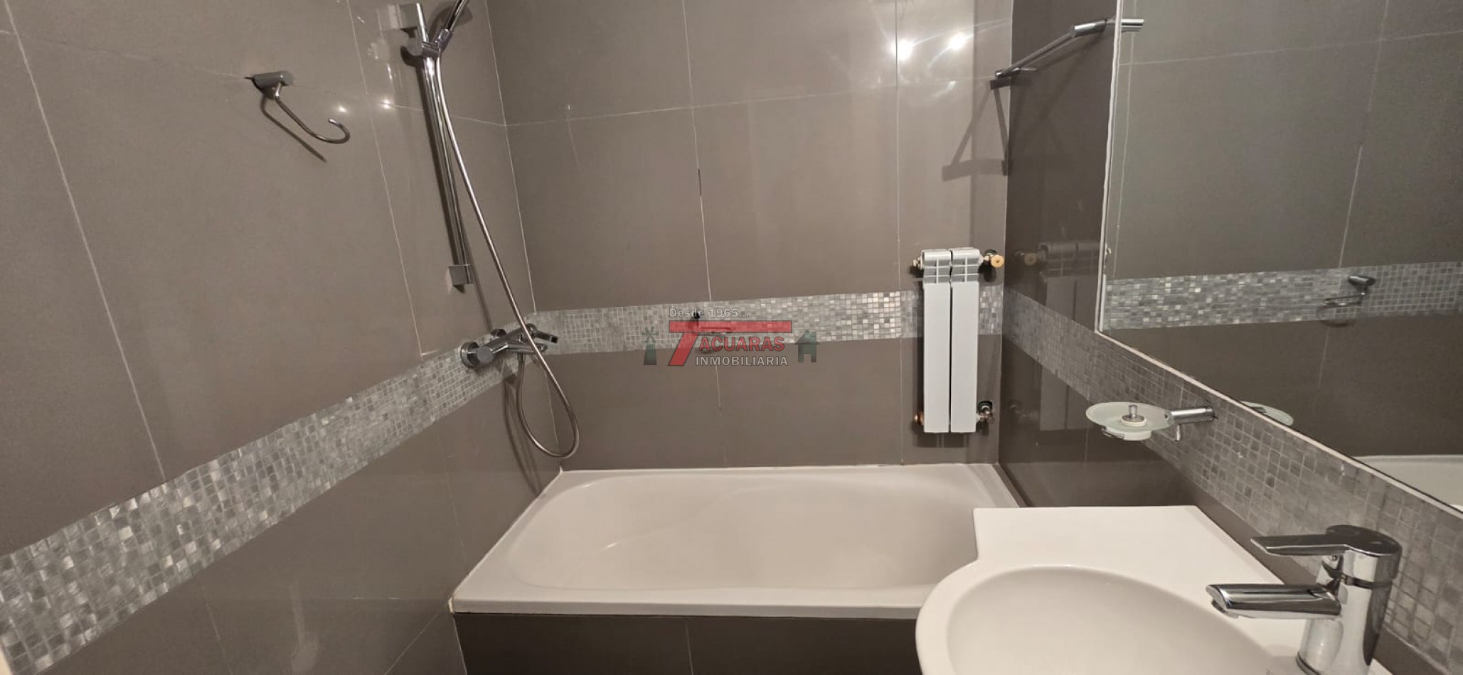 VENTA DE SEMIPISO EN CALLE LOS VASCOS.