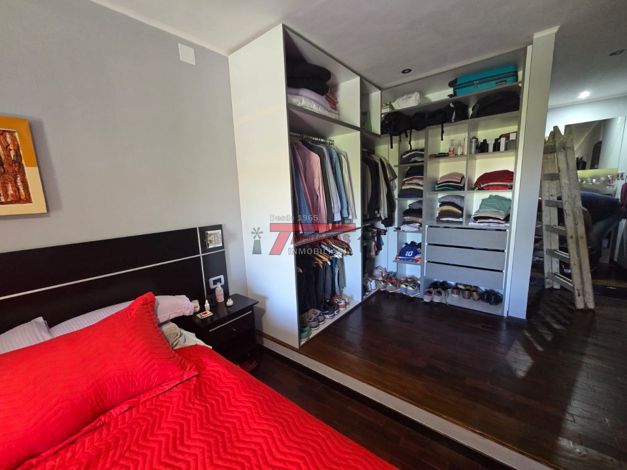 VENTA DE HERMOSA CASA EN CALLE FACUNDO ZUVIRIA 