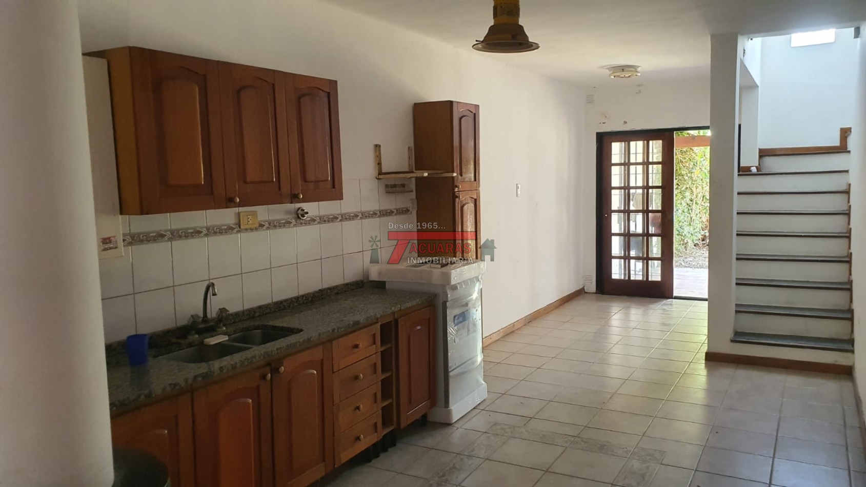 VENTA DE CASA 4 DORMITORIOS CALLE LEBENSHON.