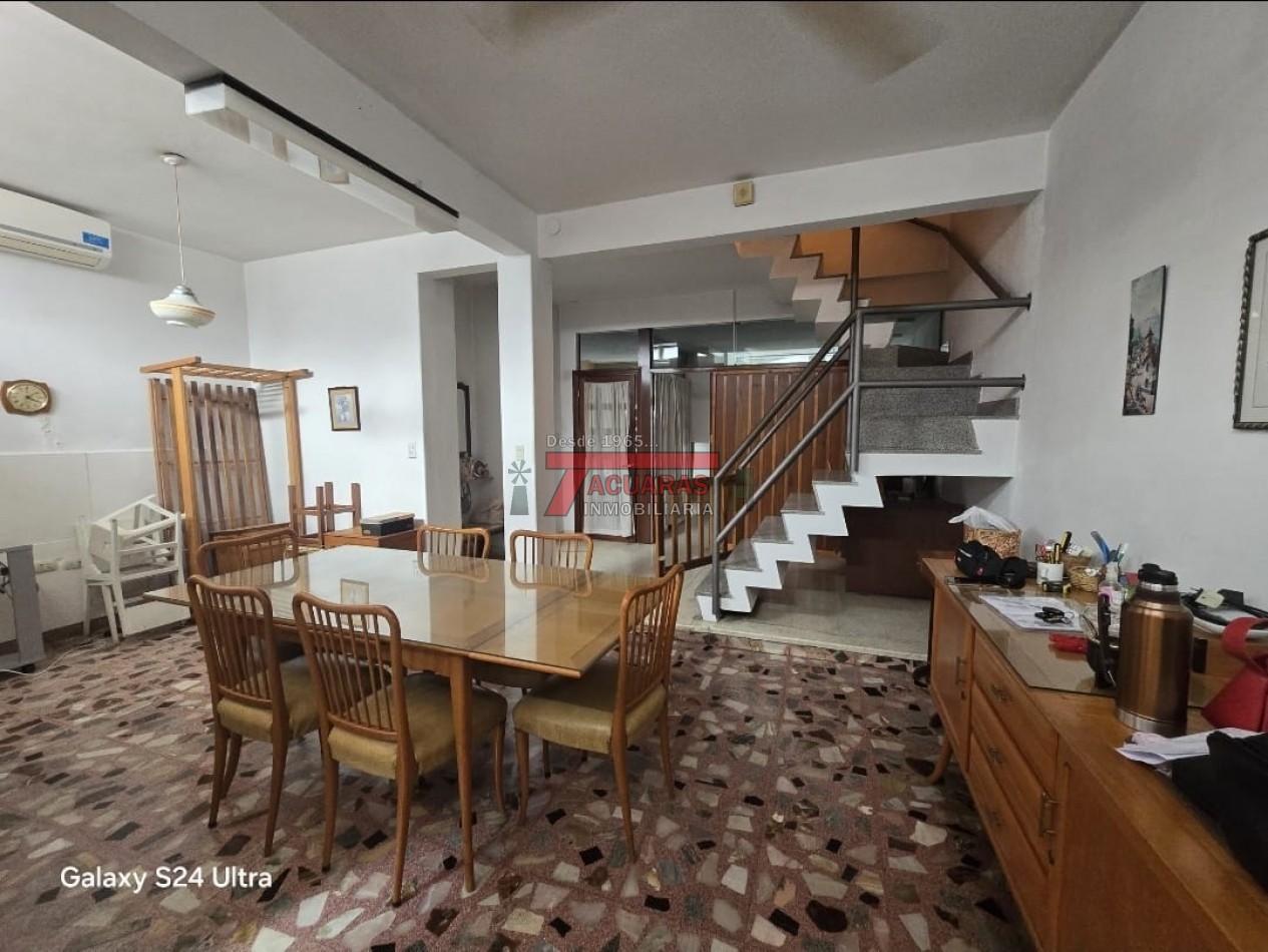 VENTA DE CAS 4 DORMITORIOS EN CALLE PLUMERILLO-