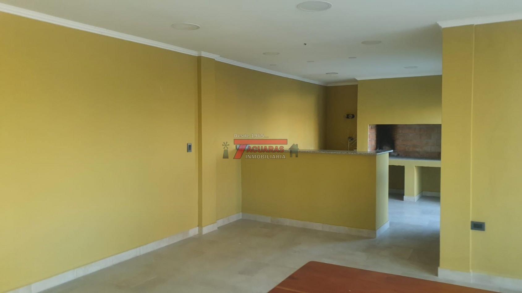 ALQUILER DE IMPORTANTE CASA EN CALLE NOGOYA Y PLUMERILLO.