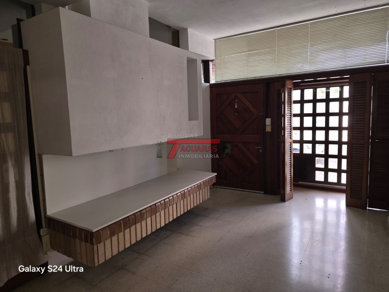 VENTA DE CAS 4 DORMITORIOS EN CALLE PLUMERILLO-