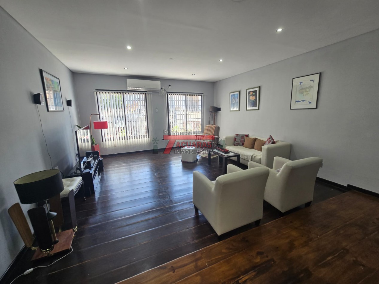 VENTA DE HERMOSA CASA EN CALLE FACUNDO ZUVIRIA 