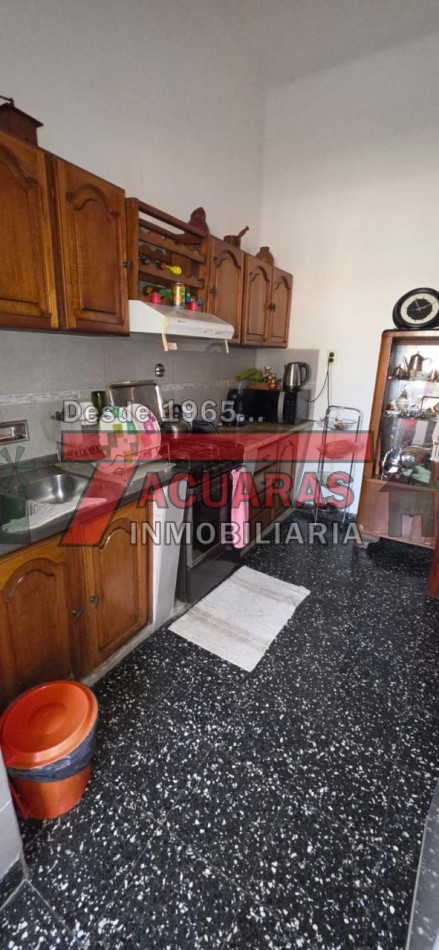 CASA EN VENTA ESTILO ANTIGUA EN CALLE LA RIOJA