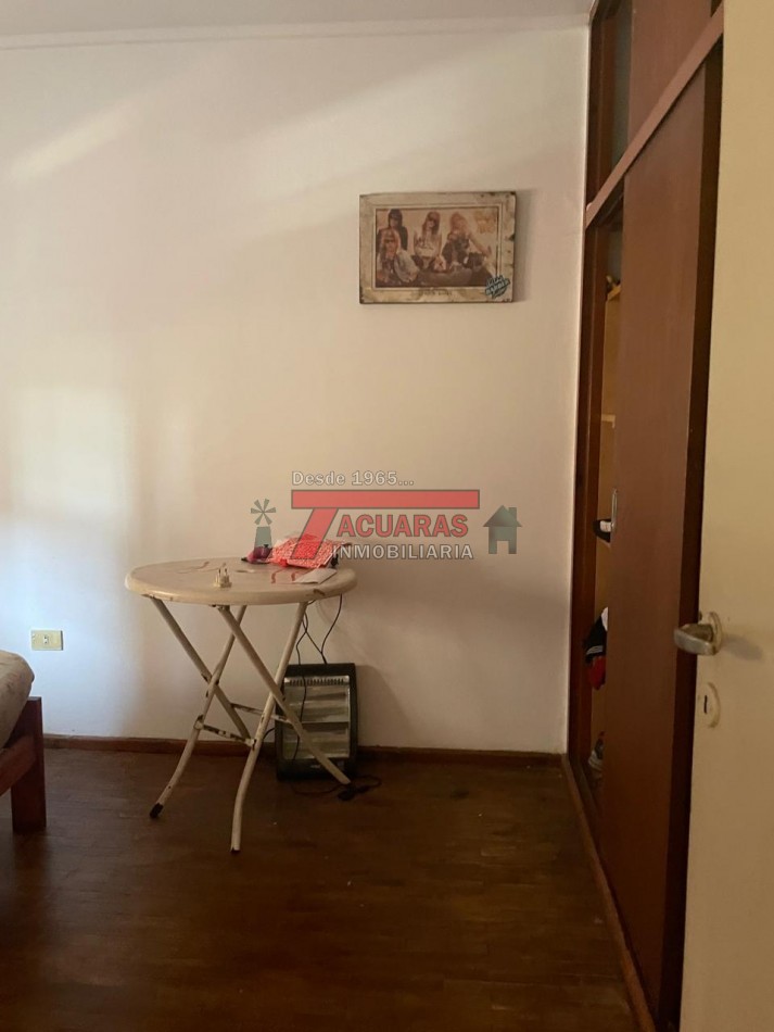 AMPLIO DEPARTAMENTO DE 3 DORMITORIOS EN CALLE CATAMARCA.