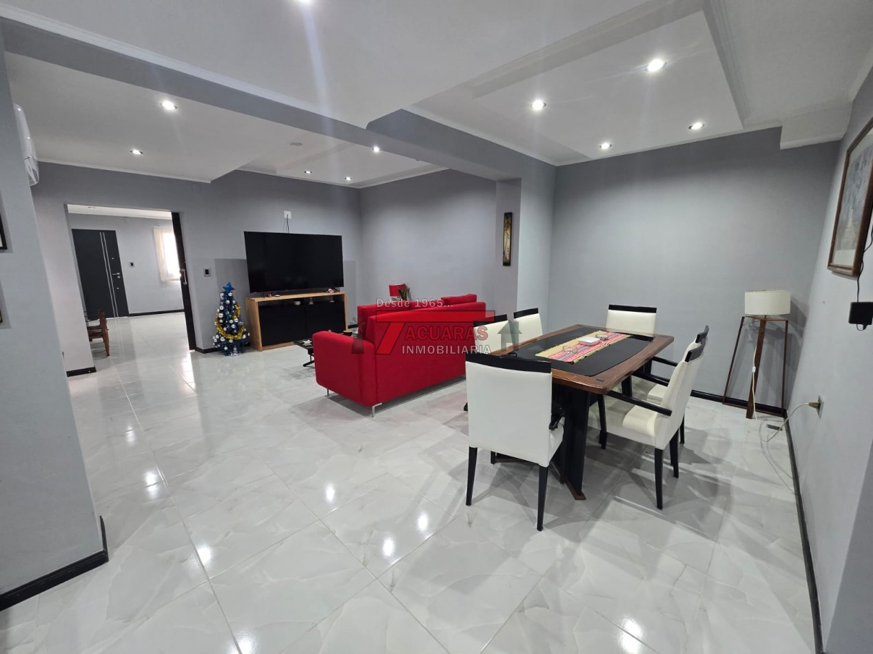 VENTA DE HERMOSA CASA EN CALLE FACUNDO ZUVIRIA 