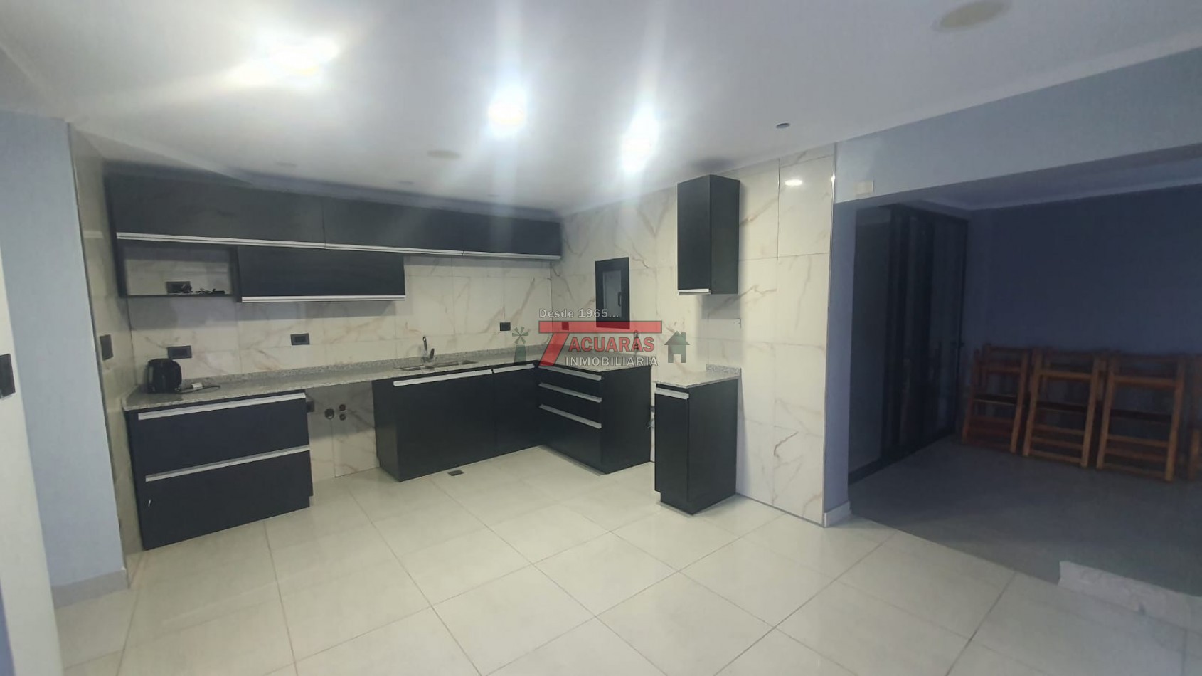 ALQUILER DE IMPORTANTE CASA EN CALLE NOGOYA Y PLUMERILLO.