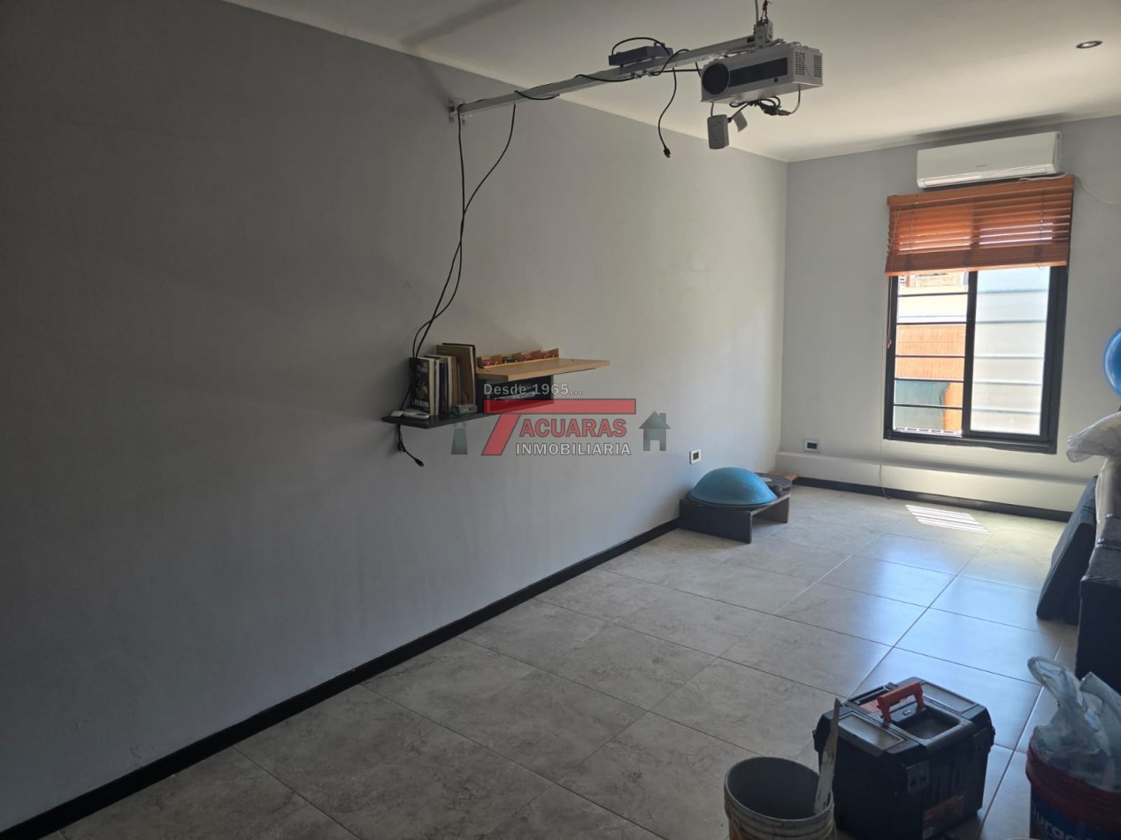 VENTA DE HERMOSA CASA EN CALLE FACUNDO ZUVIRIA 