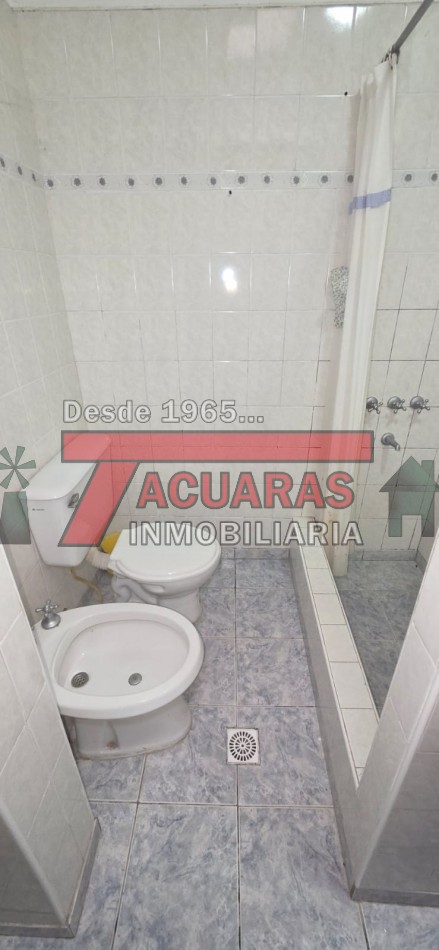 CASA EN VENTA DE 2 DORMITORIOS -CALLE ARTIGAS 