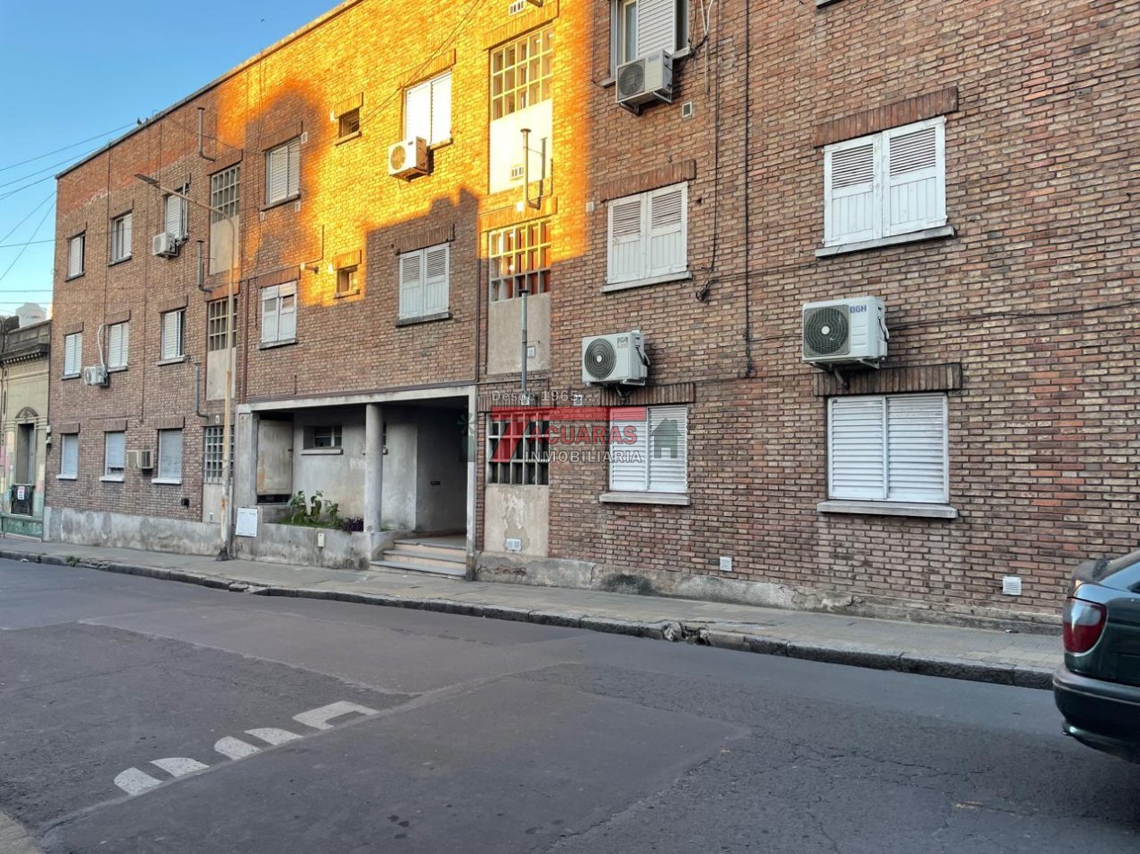 DEPARTAMENTO DE 2 DORMITORIOS CALLE CORDOBA.