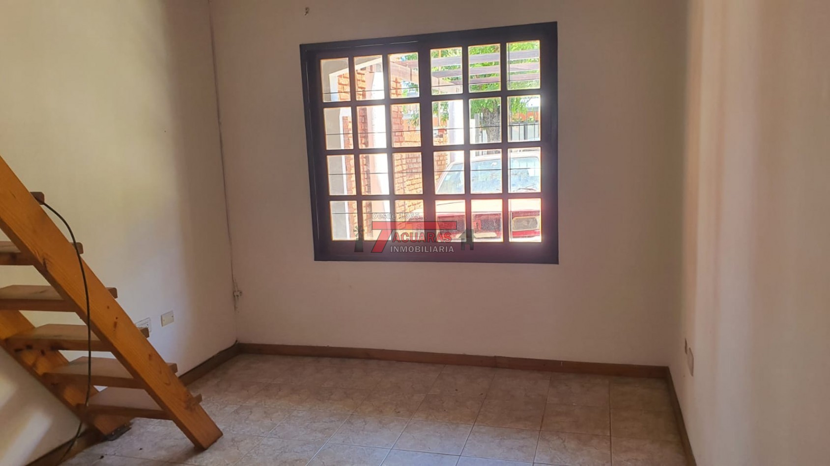 VENTA DE CASA 4 DORMITORIOS CALLE LEBENSHON.