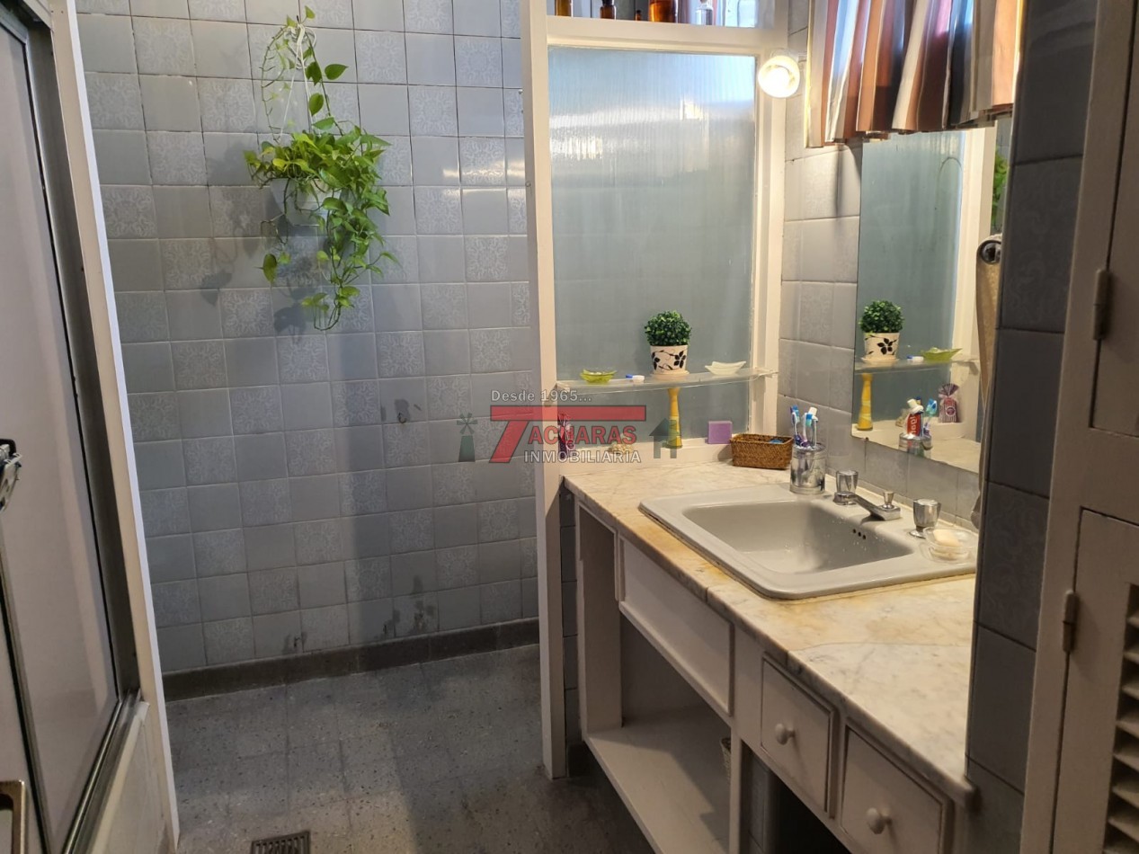 IMPORTANTE PROPIEDAD  A LA VENTA  EN EL CENTRO DE LA CIUDAD.