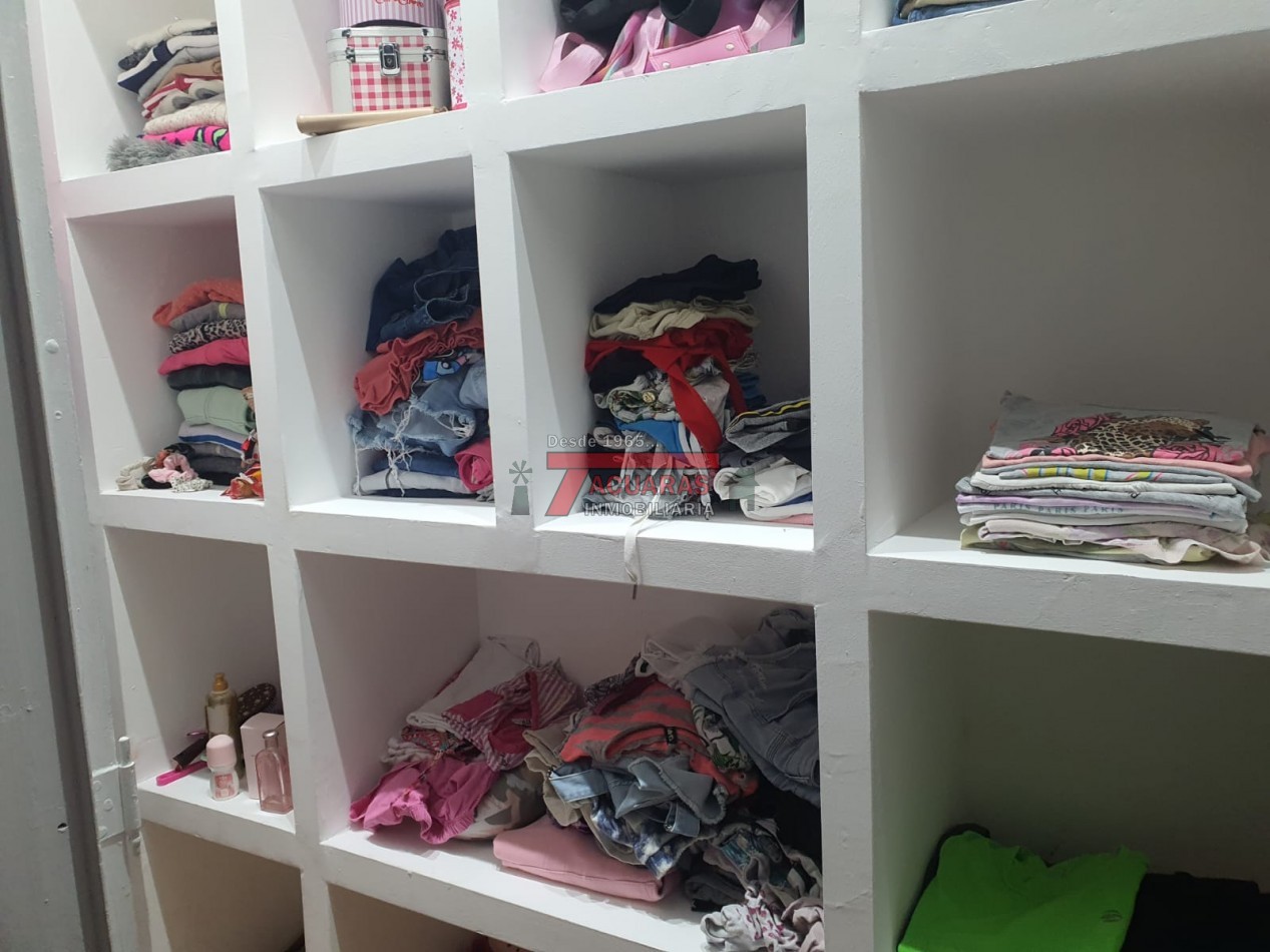 VENTA DE CASA DE 3 DORMITORIOS EN CALLE TUCUMAN ,ATENCION SOLO COMO INVERSION -