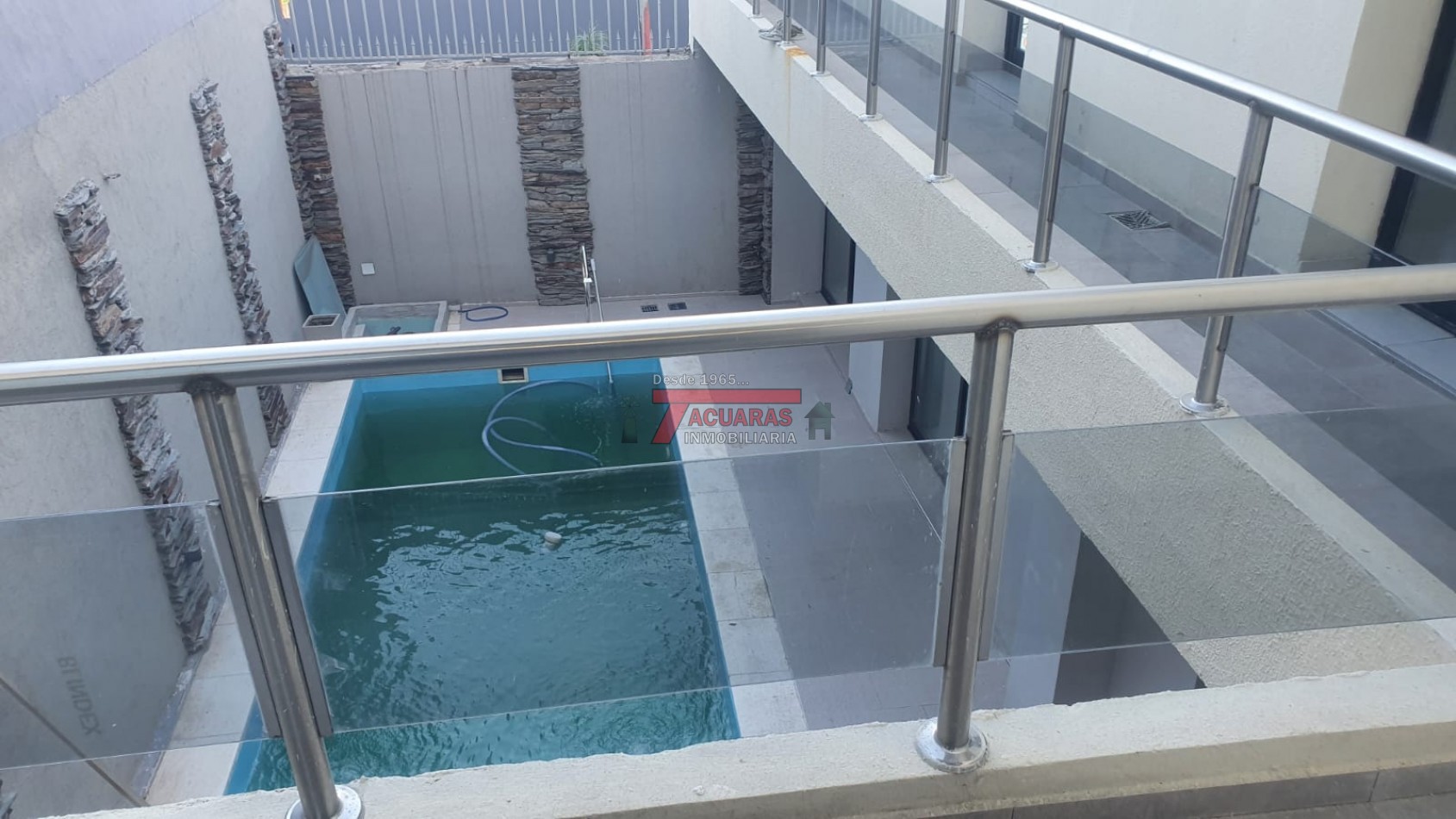 ALQUILER DE IMPORTANTE CASA EN CALLE NOGOYA Y PLUMERILLO.