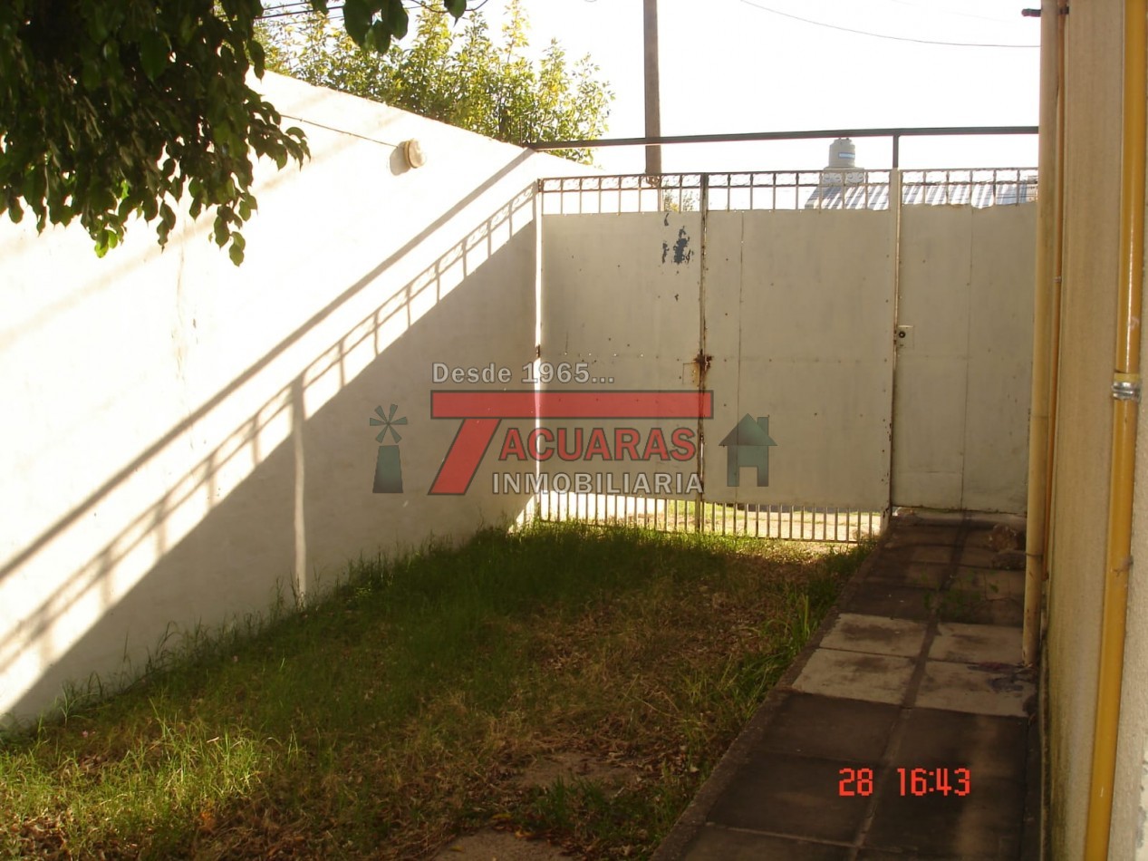 VENTA DE CASA 4 DORMITORIOS CALLE RONDEAU.