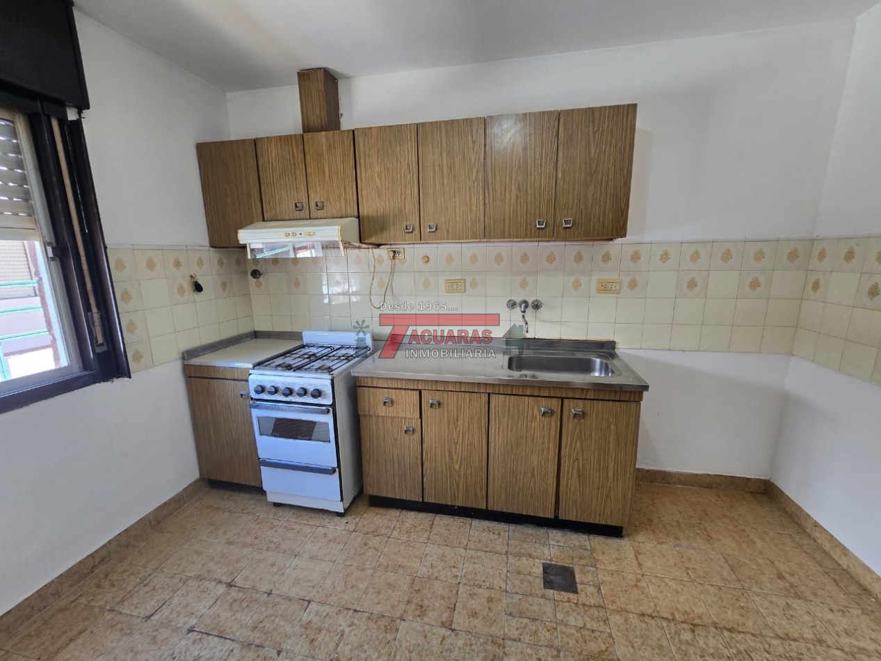 DEPARTAMENTO CENTRICO CALLE PELLEGRINI CASI BAVIO-