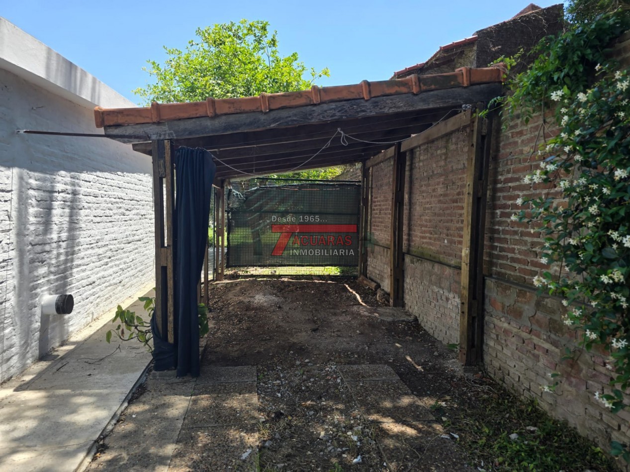 CASA 2 DORMITORIOS Y FONDO EN CALLE FRAGATA SARMIENTO.