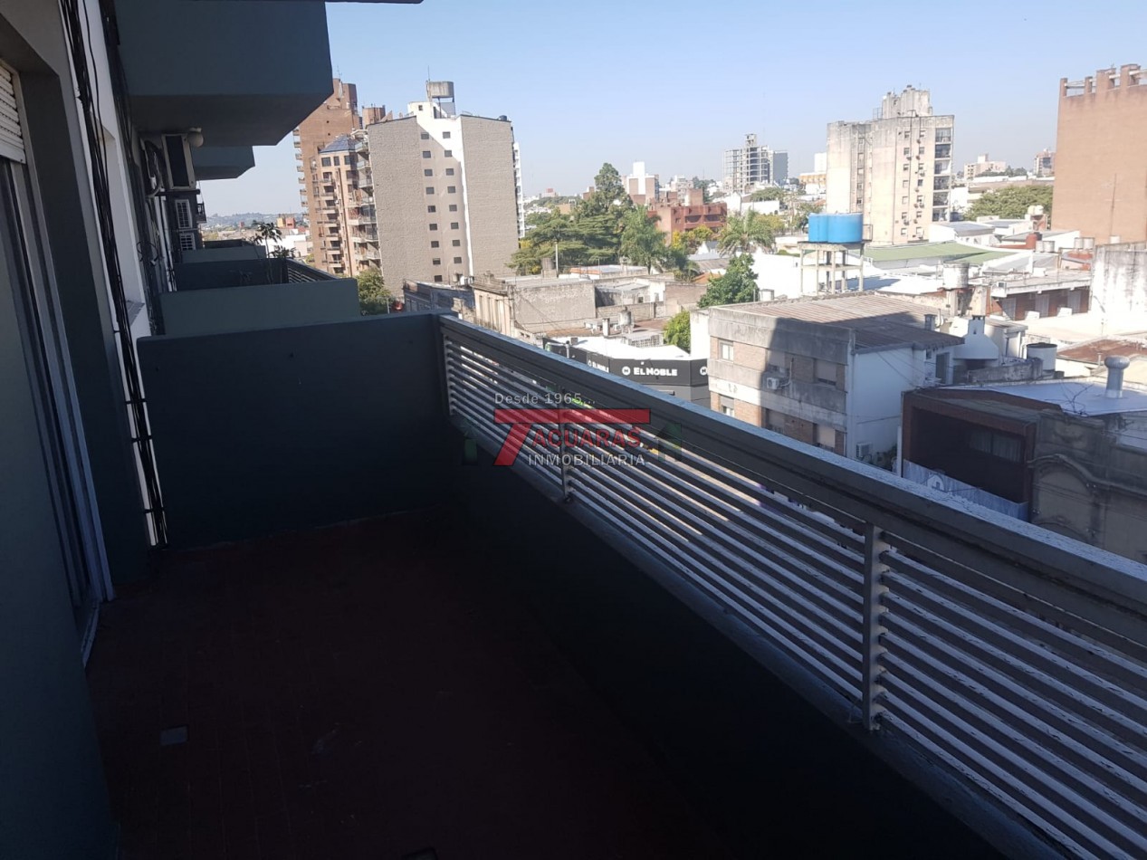 VENTA DE DEPARTAMENTO 2 DORMITORIOS Y COCHERA EN CALLE 25 DE MAYO.