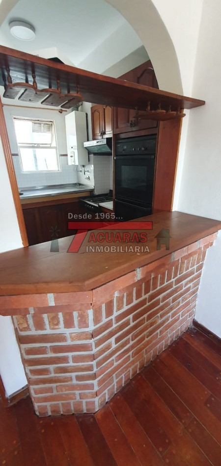 VENTA DE DEPARTAMENTO DOS DORMITORIOS Y COCHERA ZONA PARQUE URQUIZA .