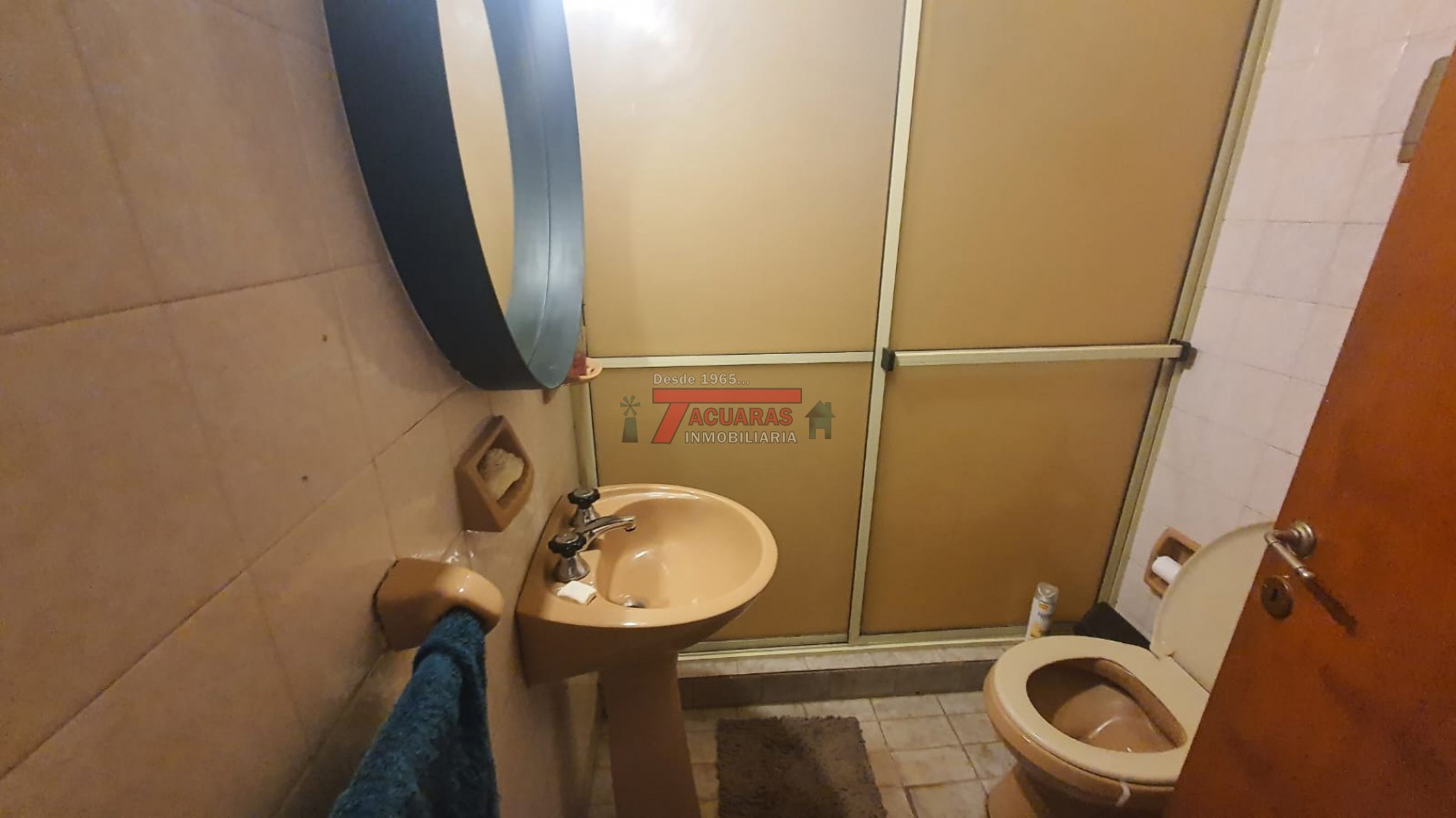 VENTA DE CASA DE 3 DORMITORIOS EN CALLE URQUIZA.