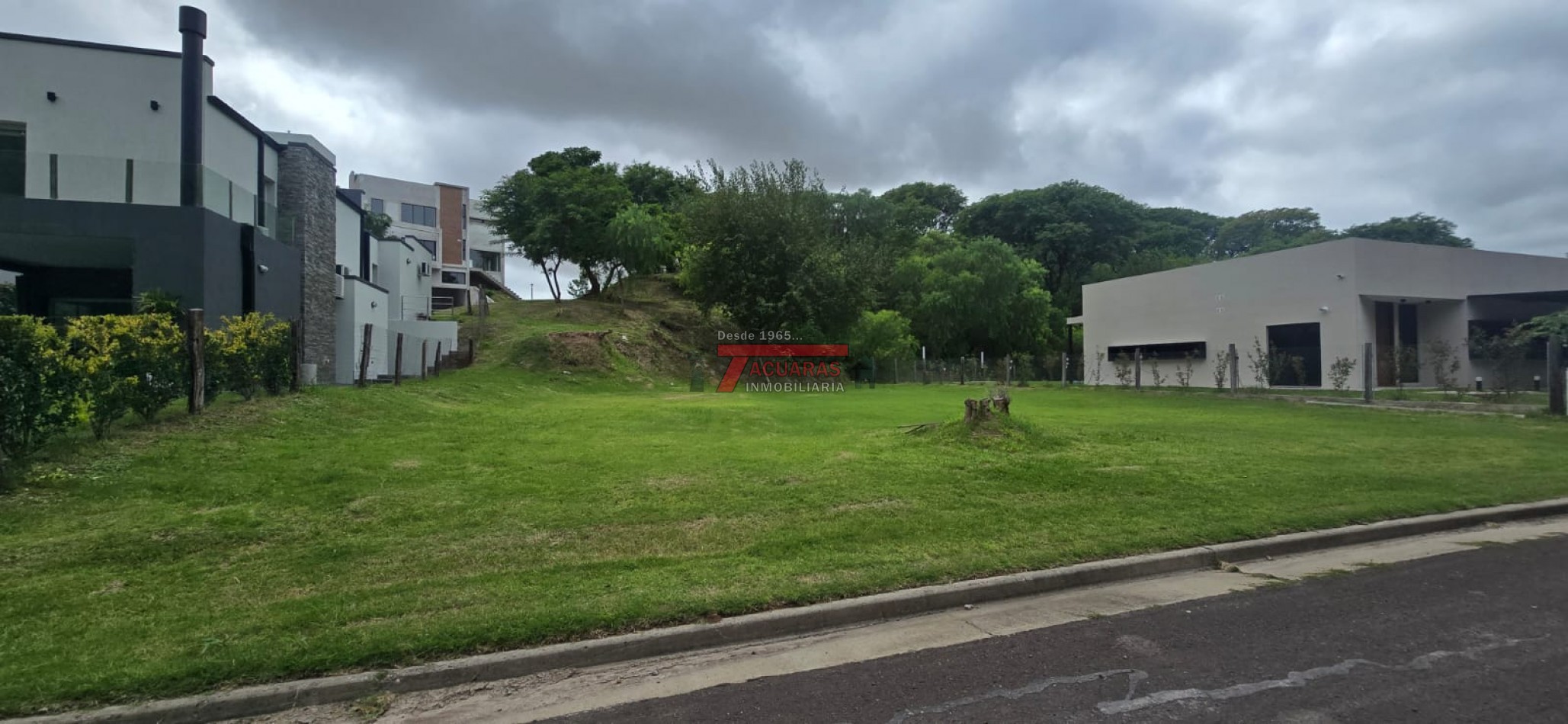 VENTA AMPLIO LOTE EN BARRIO PRIVADO PUERTO URQUIZA.