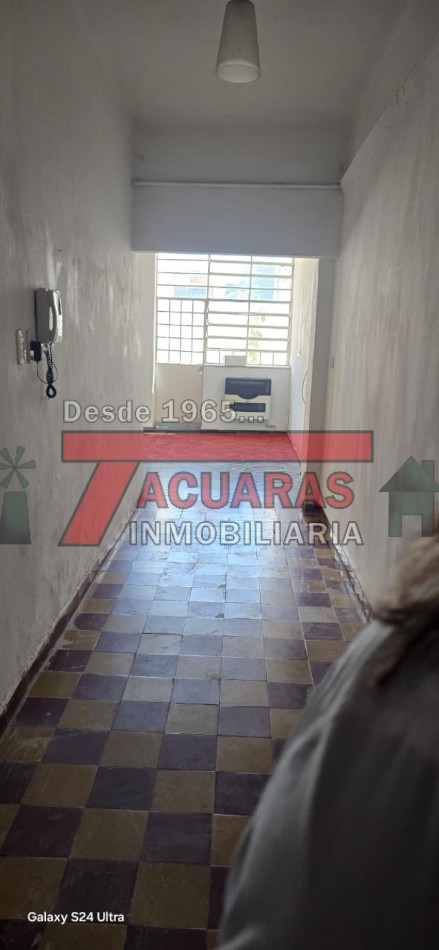 VENTA DE CASA INTERNA EN CALLE ALEM Y AVENIDA RAMIREZ,